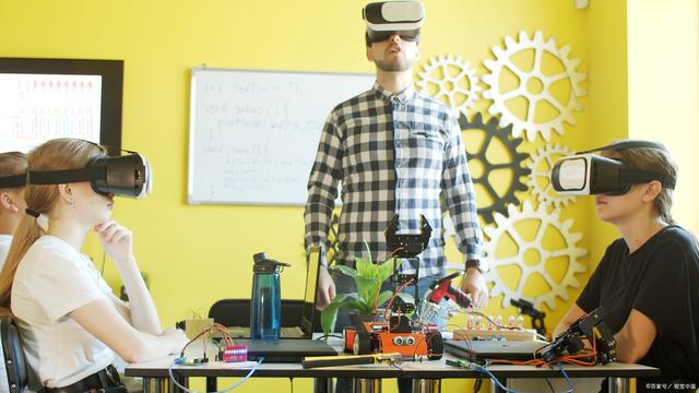 【虚拟比赛】使用AR/VR技术体验球场生活的简单介绍