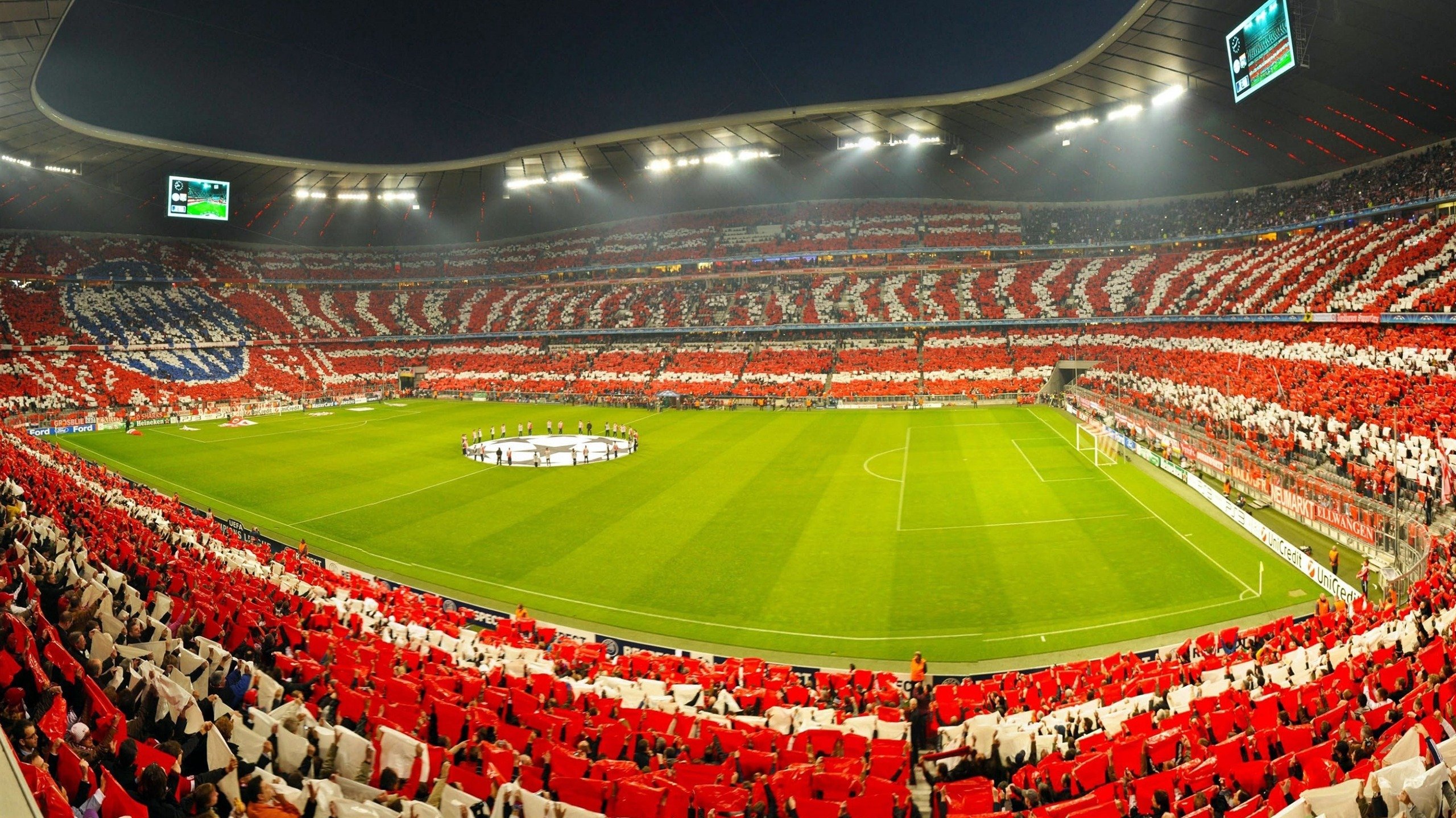 “青少年足球训练营开营,引领青少年足球新风潮”,青少年足球训练营文化节手抄报