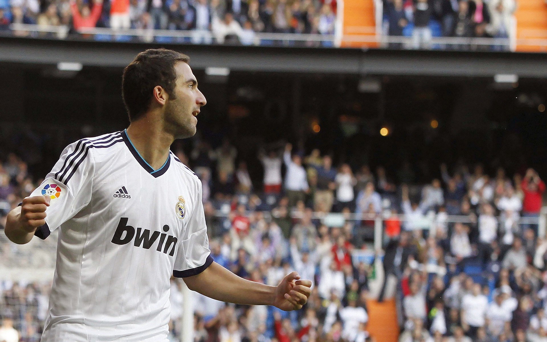 kaiyun官方入口登录-西甲：马德里双雄再度展开激烈追分战，积分差距缩小，马德里竞技西甲夺冠